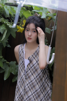 坐在又大又硬的上面写作业做作文